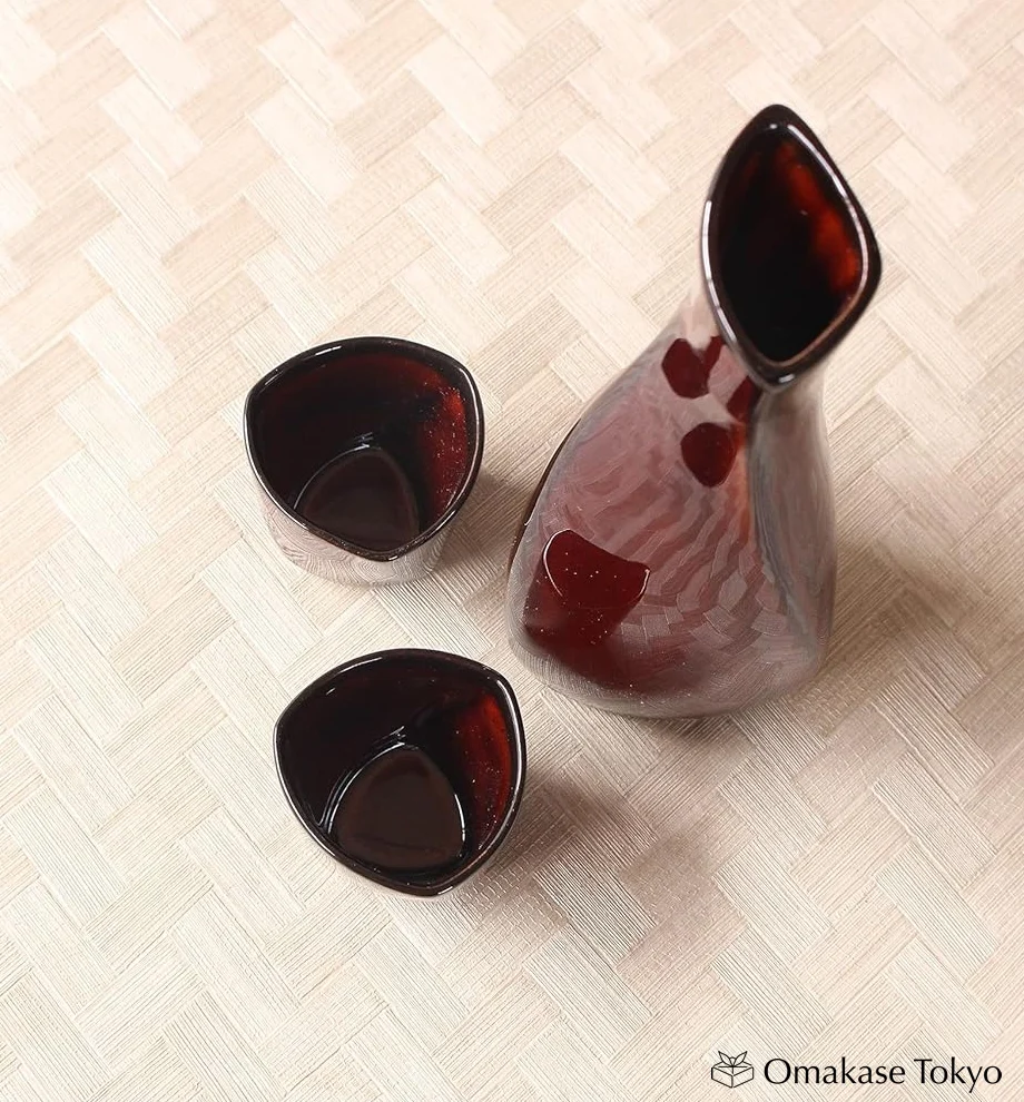 Ale-net Lacquered Folded Tokkuri (Small) & 2 Sake Cups Set, Mino Ware Ceramic - Image 2