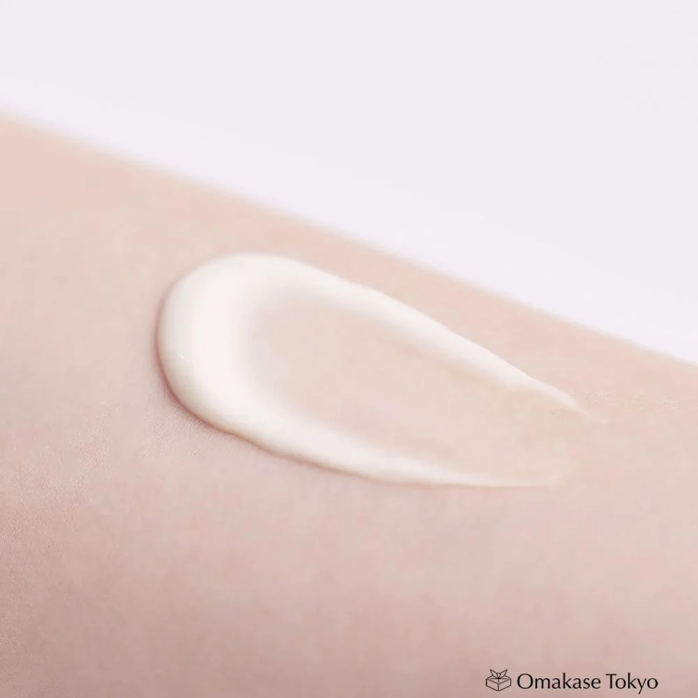 Chifure Essential Cream Refill 30G - Hydrating Skincare Solution - Image 2