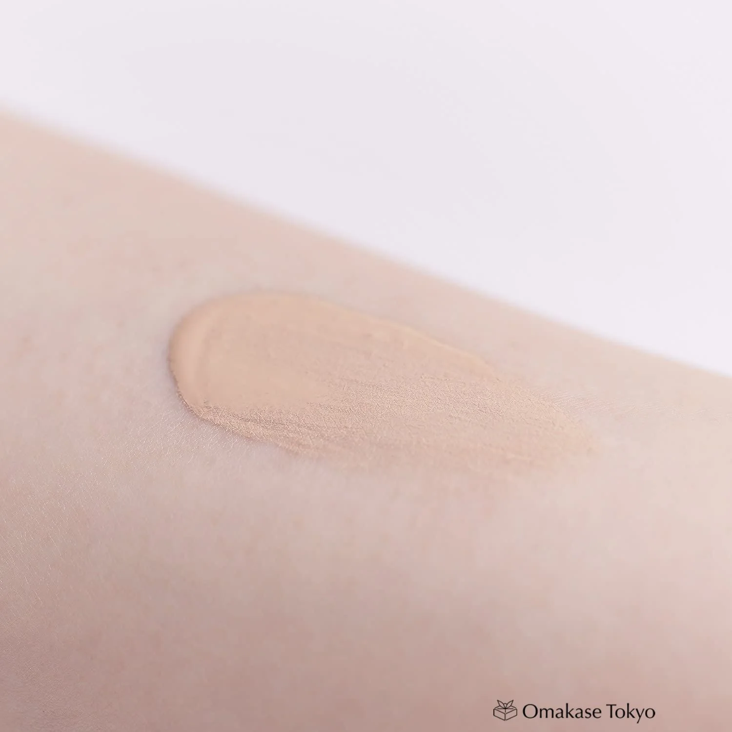 Chifure UV Liquid Foundation 30ml - Fragrance-Free Shade 13 Pink - Image 3